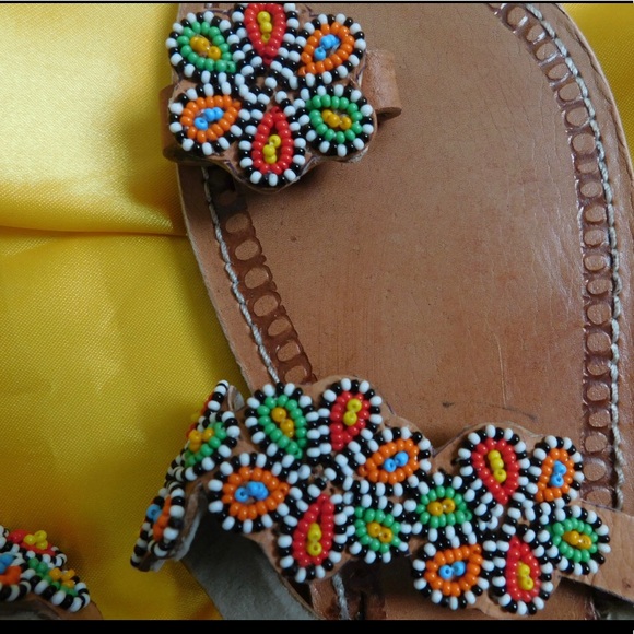 Beautiful Kenyan Beaded Shoe! - Picture 2 of 2